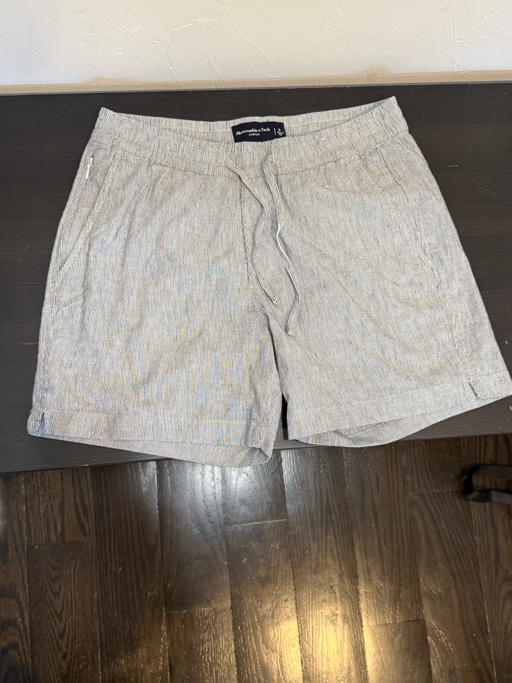 Abercrombie & Fitch Men's Seersucker Linen Blend Shorts